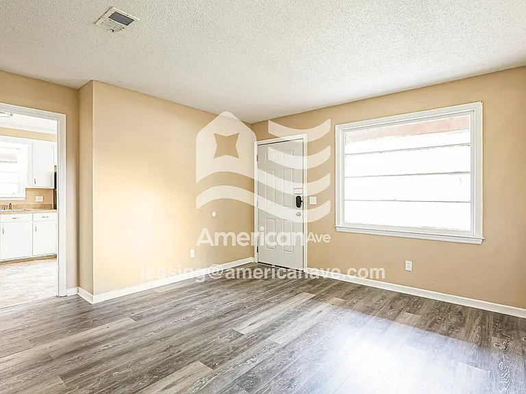 1398_003_living_room_4.jpg