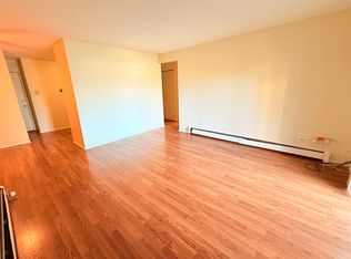 2256 Nichols Rd APT A, Arlington Heights, IL 60004