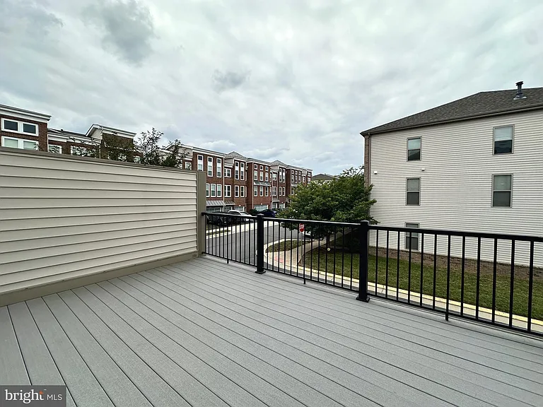 23451 Epperson Sq — Photo 40