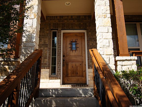2nd image of 611 Grove Bend