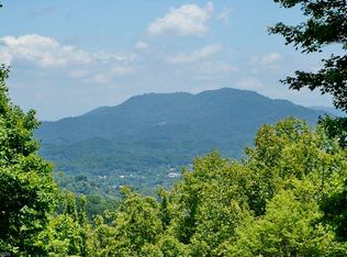 100 Jenny Rae Ln, Waynesville, NC 28786