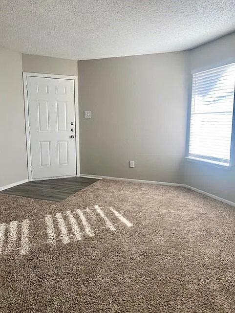 2 bed, 900 sqft, $1,249 — Photo 4