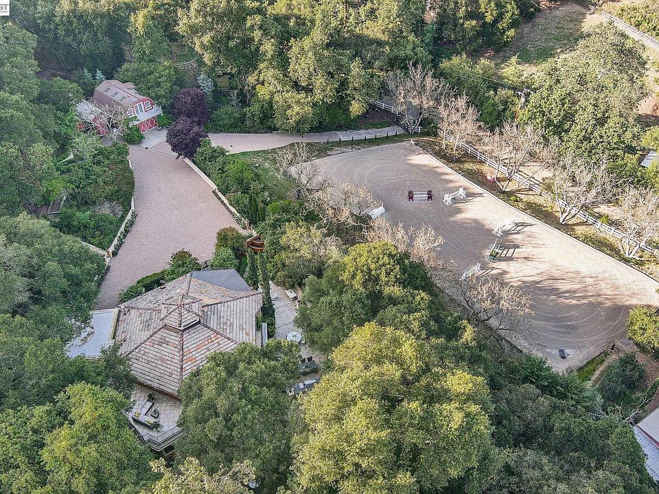 2nd image of 35671 Palomares Rd