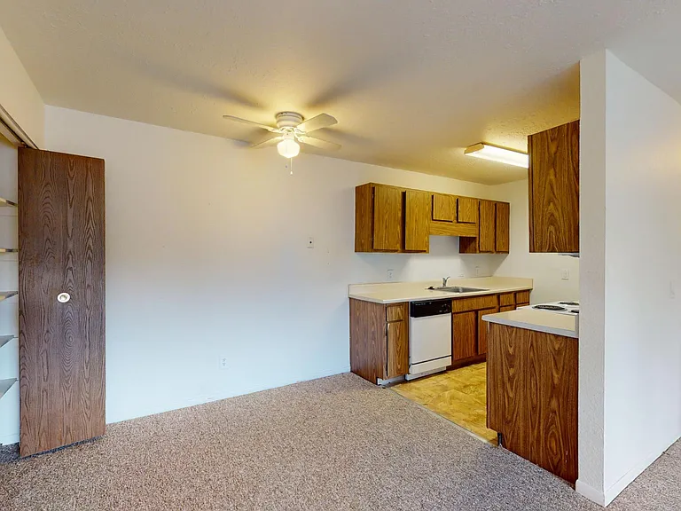 Mallard Cove Apartments — Photo 3