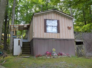 130 Hill St, Greentown, PA 18426