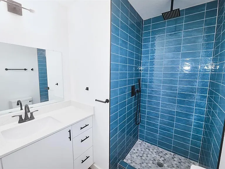 3300 Tom Green St #3 — Photo 23