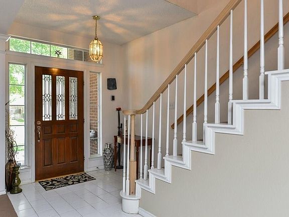 4th image of 2214 Park Hurst Dr
