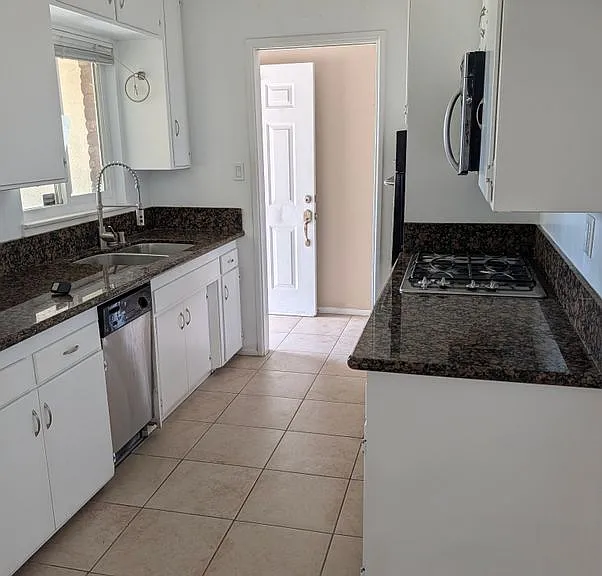 8641 Garfield St — Photo 10