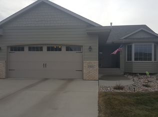 2421 S Lancaster Dr, Sioux Falls, SD 57106