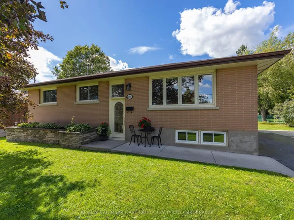 1449 Avondale Cres, Kingston, ON K7P 2V3