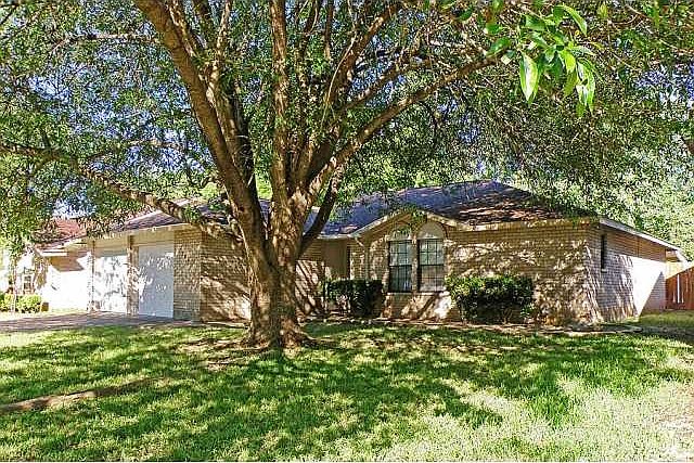 1st image of 11915 Swan Dr