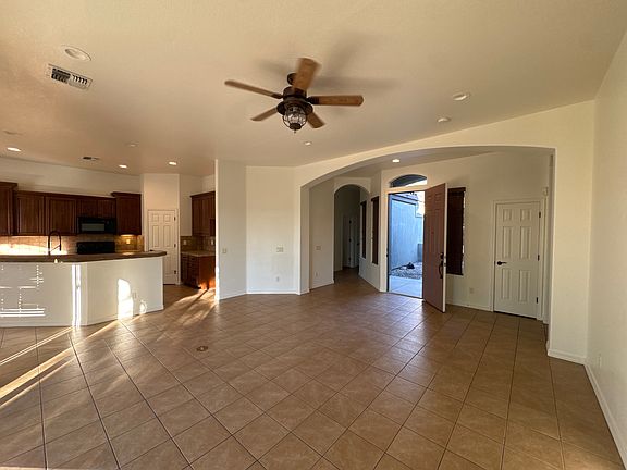 3rd image of 2806 Fort Mojave Dr