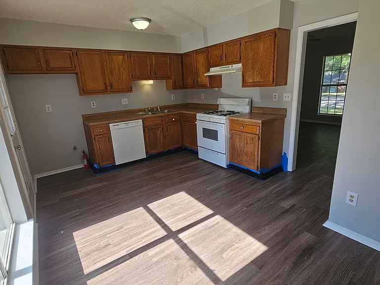 6340 Cornwall Rd — Photo 8