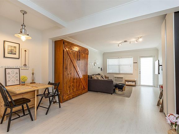 3rd image of 1228 Pennsylvania Ave APT 11