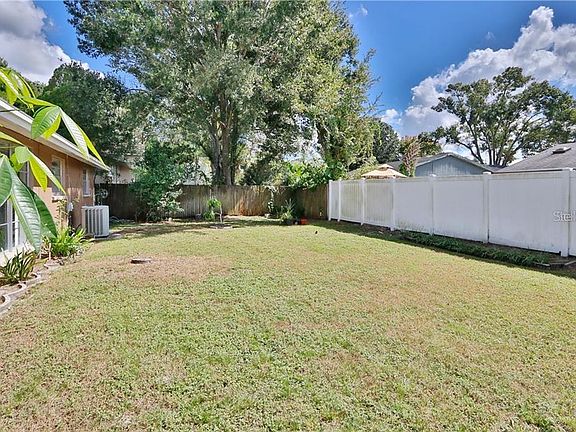 3rd image of 7504 Brookhaven Ct