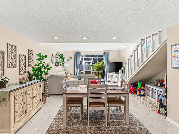 4th image of 710 Sorrento Drive