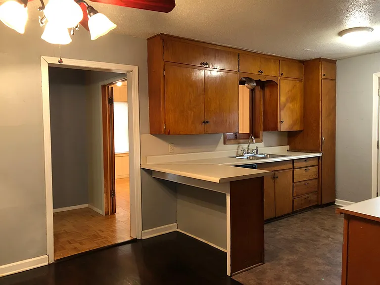 2023 W Sherwood Ave — Photo 4