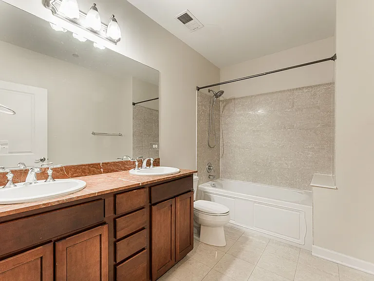 1124 Lake St #4 — Photo 11