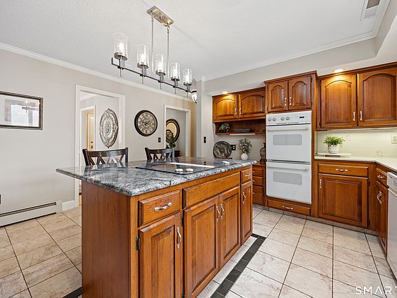 5th image of 886 Maribou Court