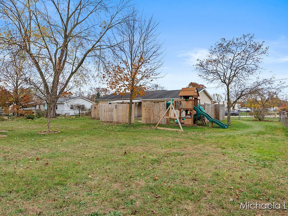 1st image of 5190 Wallingford Dr NW