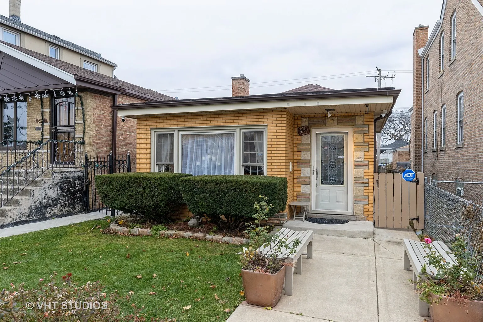 3749 W 57th St photo 1