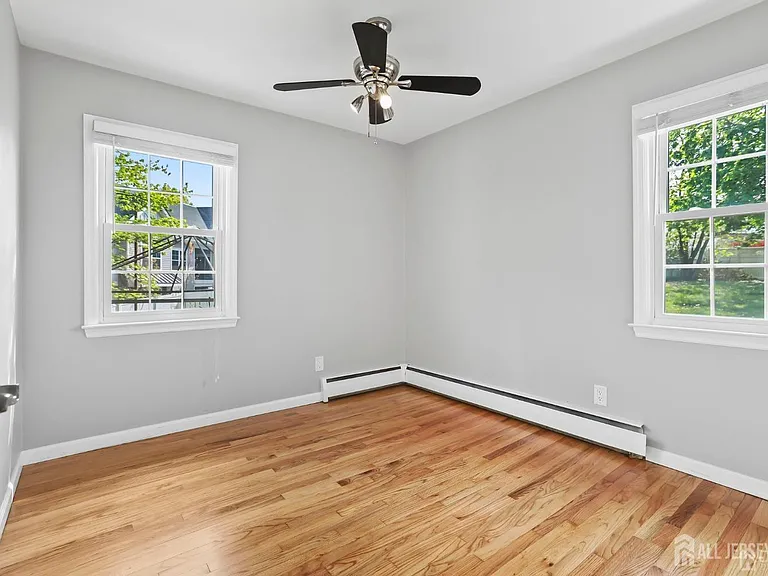 262 Wall St — Photo 12