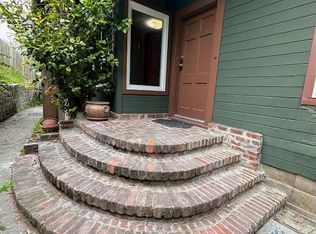 12079 Broadway Ter, Oakland, CA 94611