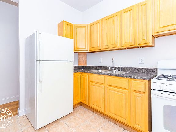 5th image of 1198 Carroll St