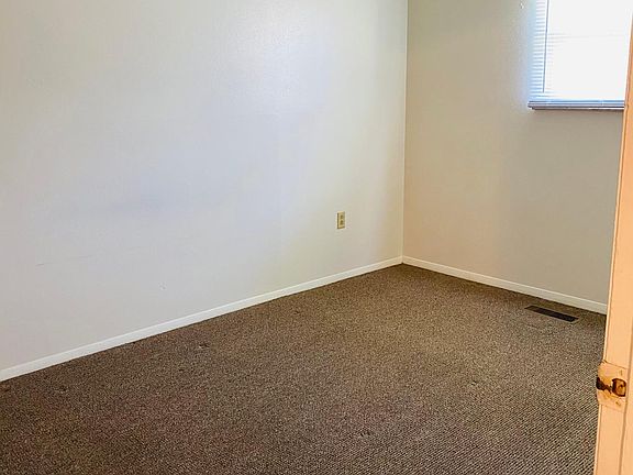 3rd image of 28 Hepner Ave