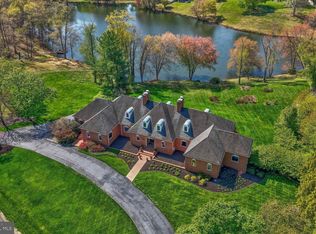 11221 Country Pl, Oakton, VA 22124