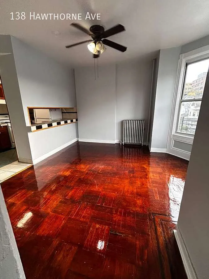 3 bed, $2,700 — Photo 2