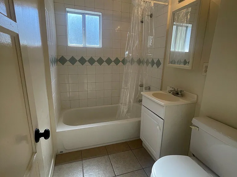 2019 Cheremoya Ave #2019 — Photo 10