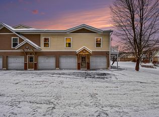 6042 E Fieldstone Hills Dr SE UNIT 11, Caledonia, MI 49316