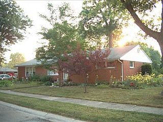 1st image of 218 Grosbeck St