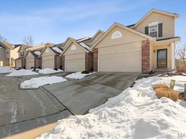 332 Willott Square Dr, Saint Peters, MO 63376
