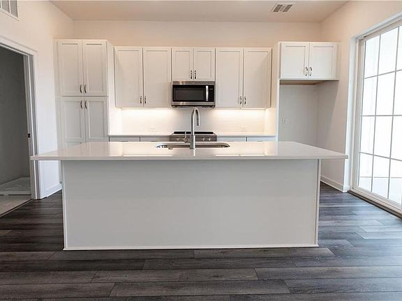 Large Island for entertaining