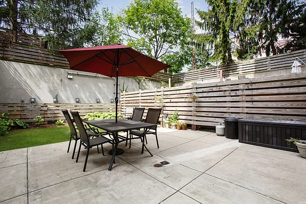 Sold by REMAX Elite | media 26