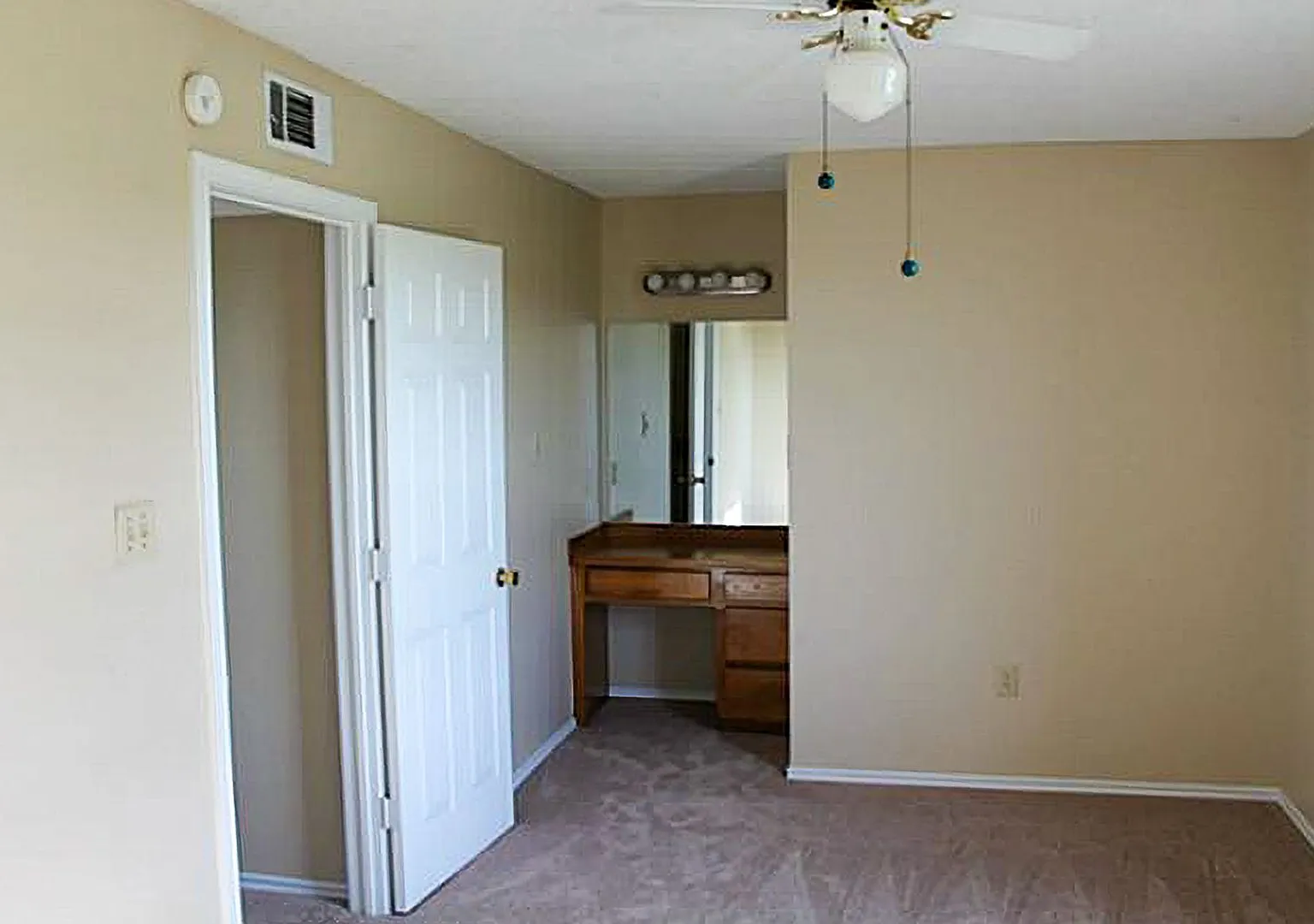 3 Bed 1 bath Alvord TX for Lease — Photo 2