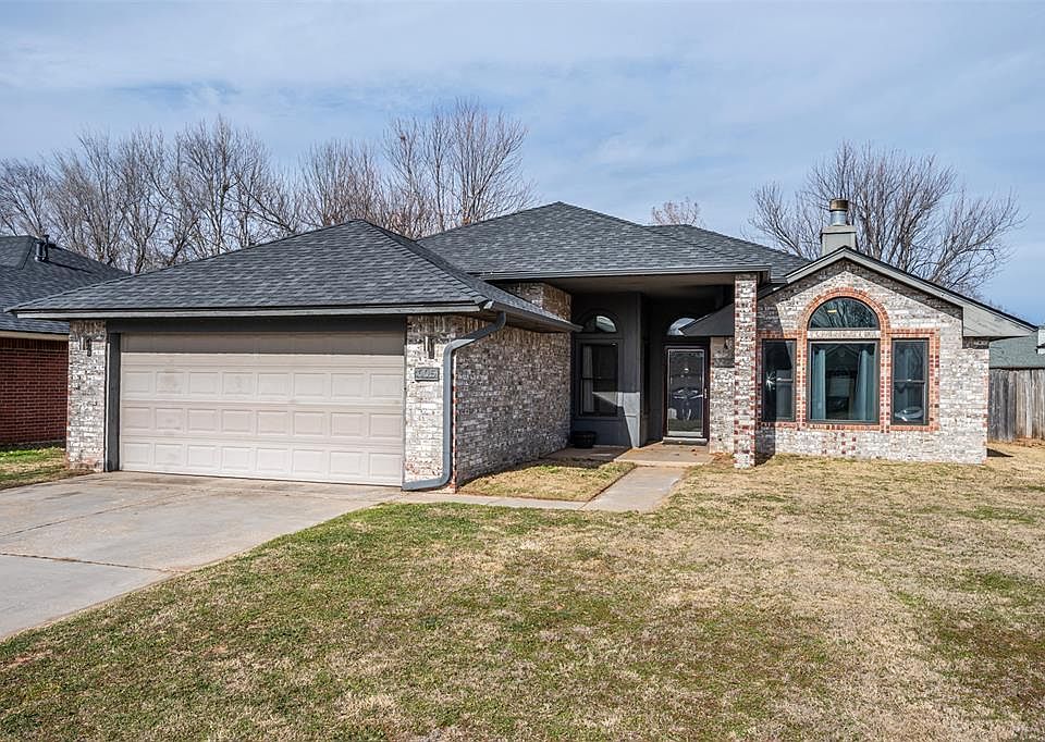 1st image of 605 Verreaux Dr