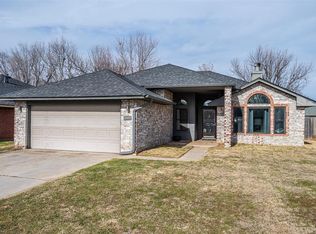 605 Verreaux Dr, Norman, OK 73072
