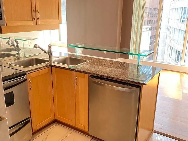 220 Victoria St #1204 — Photo 3