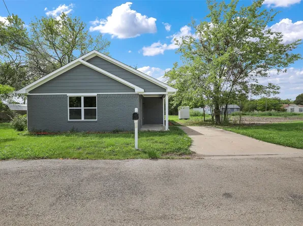 317 Jones St, Bonham, TX 75418