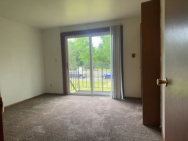 418 Beloit St #5 — Photo 16