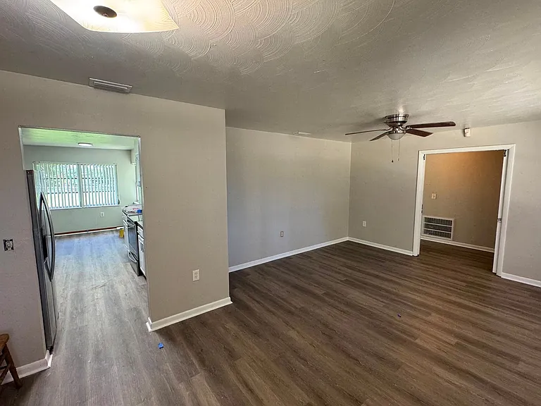 1602 E Sparkman Rd — Photo 44