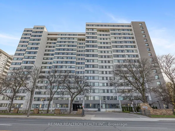 3000 Bathurst St Unit 601, Toronto, ON M6B 3B4