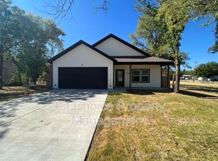 3808 E Berry St, Fort Worth, TX 76119