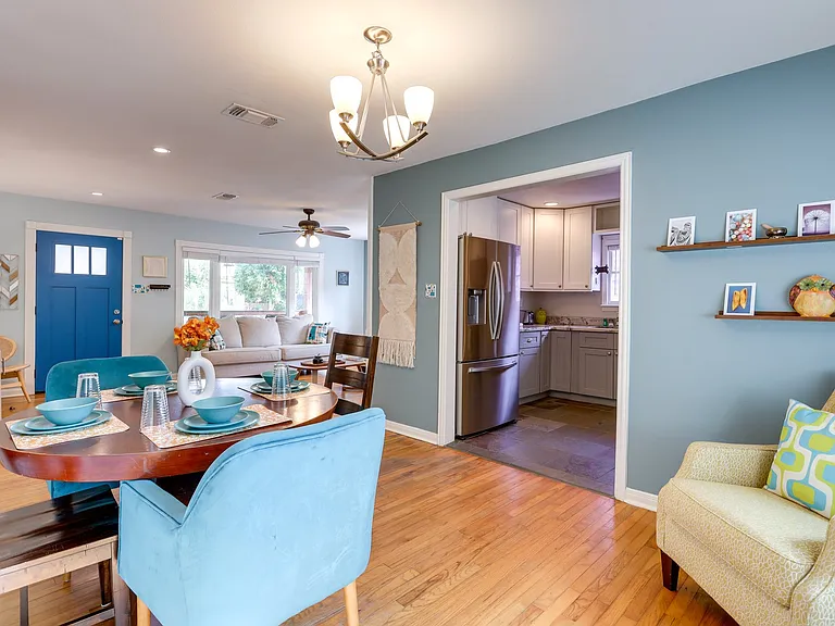 4517 Avenue P 1/2 — Photo 10