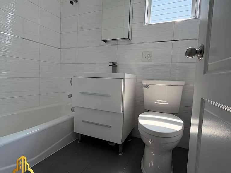 227 Bidwell Ave #2 — Photo 8
