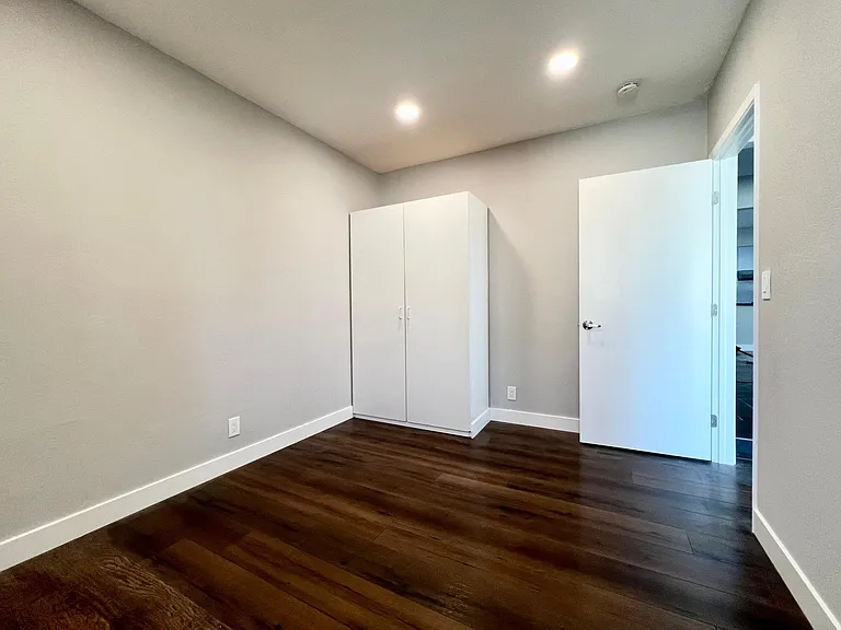 698 Danforth Dr — Photo 26