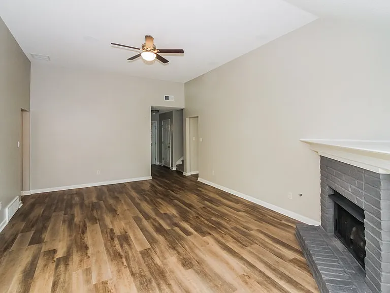 1125 Red Fern Cir W — Photo 5